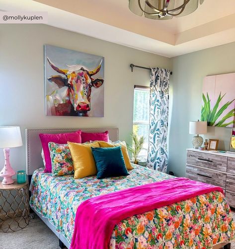 If you want to incorporate Mexican home decor into your home, check out these Mexican style bedroom ideas! Mexican room decor, Mexican bedroom decor, Mexican bedroom furniture, Mexican bedroom accessories, Mexican decor ideas, modern Mexican style bedroom, Mexican style bedroom furniture, Spanish style bedroom, How To Create A Mexican Style Bedroom, colorful bedroom ideas, Mexican interior design inspiration, Mexican rustic home decor ideas, Mexican home decor stores, bedroom makeover ideas. Mexican Styled Bedroom, Room Ideas Aesthetic Mexican, Mexican Art Bedroom, Mexican Flag Room Decor, Mexican Room Decor, Mexican Decor Ideas, Mexican Style Bedroom, Mexican Rustic Home Decor, Mexican Bedroom Ideas