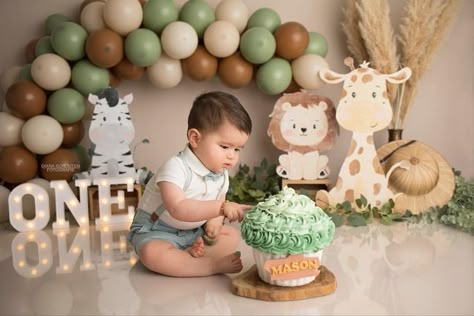 One First Birthday, Cake For Cake Smash, Wild One Photoshoot, Safari Smash Cake, Smash Cake Decoration, Safari Baby Shower Cake, Safari Theme Birthday Party, Safari Birthday Party Decorations, Boys First Birthday Cake