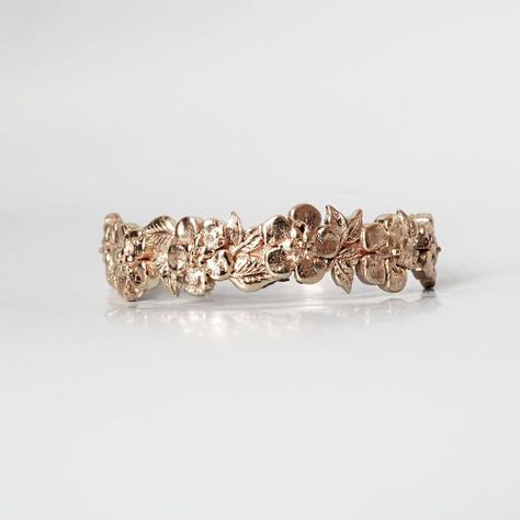 https://www.tippytaste.com/products/mahogany-snow-flower-ring-band?_pos=15&_sid=d6d64cfd6&_ss=r Flower Engagement Rings, Garden Fashion, Rose Gold Engagement Ring Vintage, Snow Flower, Gold Flower Ring, Nyc Studio, Engagement Ring White Gold, Jewelry Clasps, Engagement Rings Opal