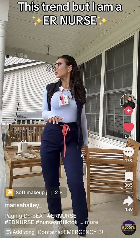 Er Nurse Outfit, Healthcare Interview Outfit, Scrubs Uniform Aesthetic, Nurse Outfit Aesthetic, Cute Nursing Outfits Scrubs, How To Style Scrubs, Cute Scrubs Outfits, Scrub Fits, Scrubs Aesthetic