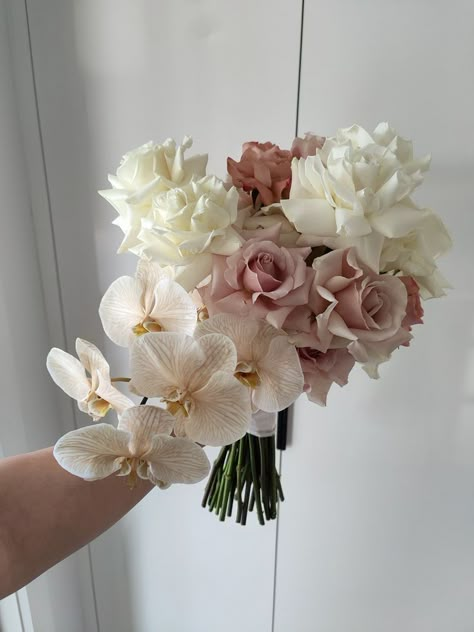 Reflexed Roses, Blush Rose Bouquet, White Orchid Bouquet, Orchid Bridal Bouquets, Orchid Bouquet Wedding, Modern Wedding Bouquets, Elegant Wedding Bouquets, Simple Wedding Bouquets, White Rose Bouquet