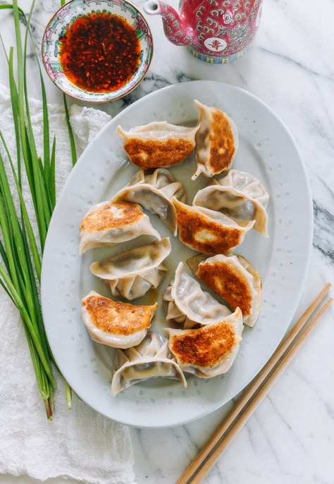 Pork and Chive Dumplings Pork And Chive Dumplings, Chive Dumplings, Dumpling Recipes, Dumpling Sauce, Carb Loading, Asian Appetizers, Dim Sum Recipes, Wok Of Life, Woks Of Life