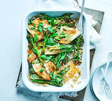 Thai Curry Fish, Fish Tray Bake, Fish Sauce Recipe, Coconut Fish Curry, Curry Fish, Recipes With Fish Sauce, Coconut Fish, Red Cabbage Slaw, Tray Bake Recipes