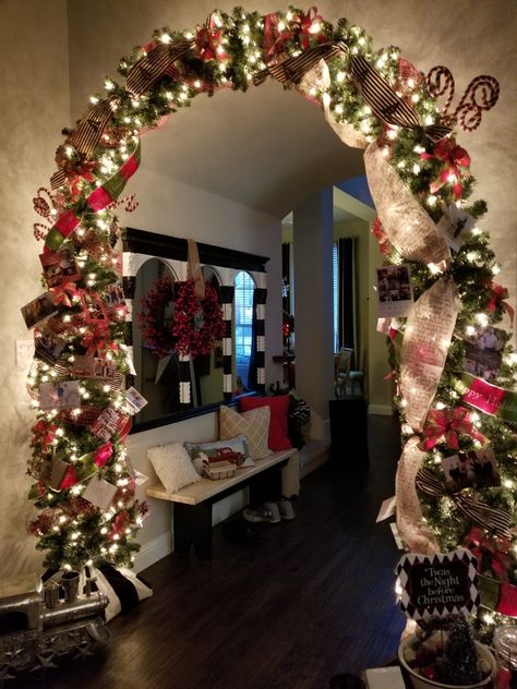 pin Christmas cards to arch Christmas Arch Indoor, Christmas Decor Arch, Christmas Decor Ideas Archway, Christmas Decor Ideas Doorway, Ornament Arch Diy, Christmas Door Arch, Christmas Archway Decor Indoor, Christmas Arches, Ornament Arch