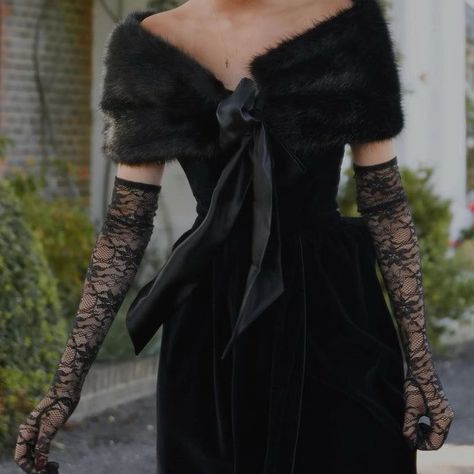 Glove Outfits, Great Gatsby Outfit, Gloves Outfit, Dress And Gloves, Fur Outfit, Faux Fur Shrug, Black Fur Coat, Dress With Gloves, Fur Shrug