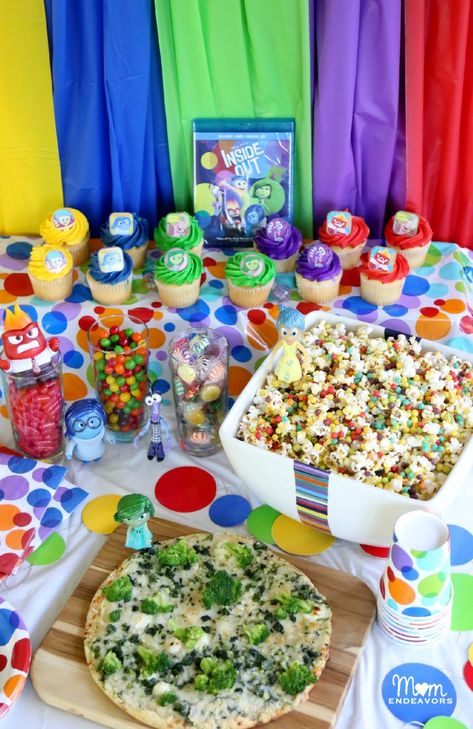 Up Themed Snacks, Inside Out Birthday Party, Inside Out Party, Inside Out Party Ideas, Disney Movie Night Dinner, Movie Night Decorations, Movie Night Dinner, Movie Night Food, Disney Movie Night