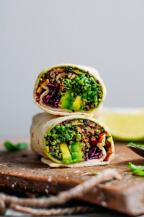 Quinoa Wraps, Camping Lunch Ideas, Tea Finger Sandwiches, What To Pack For Lunch, Pesto Quinoa, Quinoa Wrap, Delicious Wraps, Cabbage Wraps, Camping Lunch