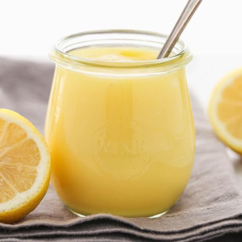 An easy recipe for lemon curd made in the microwave. This Microwave Lemon Curd is simple to make, delicious, and there are so many different ways to use it! Microwave Lemon Curd, Easy Lemon Curd, Grandbaby Cakes, Homemade Lemon Curd, Lemon Curd Recipe, Lemon Curd Filling, Dessert Spread, Filled Donuts, Curd Recipe