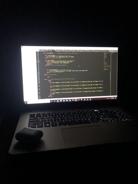 Programming Snapchat Story, Coding Wallpaper Programming Iphone, Coding Laptop, Engineer Lifestyle, Pap Kerja, Computer Photo, Learn Computer Coding, Computer Coding, Iphone Obsession