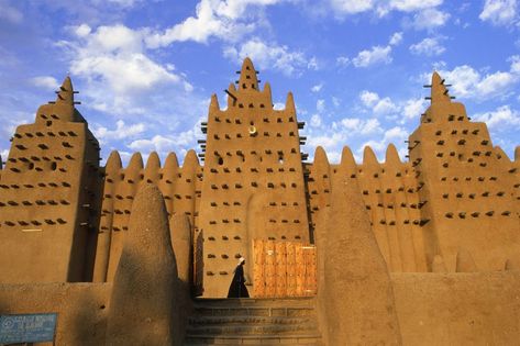 Africa's iconic architecture in 12 buildings - BBC News Plastic Bottle House, Songhai Empire, African Empires, Medieval World, Unique Buildings, Ancient Coins, African Culture, Anatomy Art, North Africa