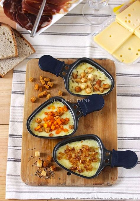 Une idée de raclette originale au fromage et croutons Raclette Recipes Dinners, Raclette Originale, Raclette Recipes, Raclette Party, Lemon Butter Chicken, Potato Dishes, Cheap Meals, Wedding Food, Main Course