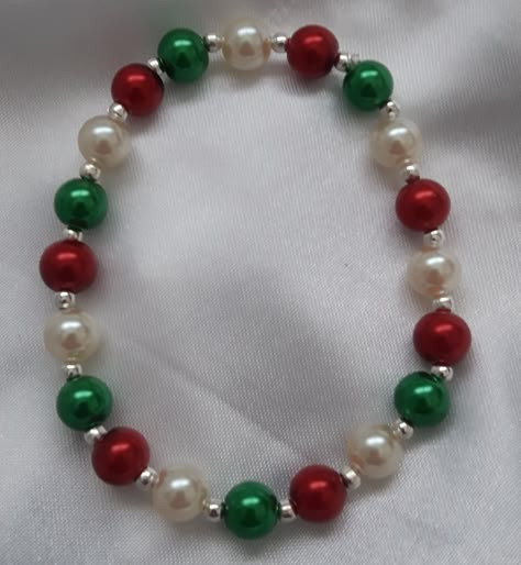 Xmas Bracelets Diy, Christmas Necklace Ideas, Christmas Diy Jewelry, Christmas Bracelets Beaded, Christmas Beaded Jewelry, Xmas Bracelets, Christmas Bracelet Ideas, Diy Christmas Jewelry, Christmas Jewelry Ideas