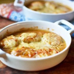 Julia Child's Scallops Gratinned with wine, garlic and herbs aka Coquilles St. Jacques à la Provençale Coquilles St Jacques Recipe, Lobster Meals, Coquilles St Jacques, Seafood Scallops, Scallop Pasta, Julia Childs, Baked Scallops, Julia Child Recipes, Coquille St Jacques