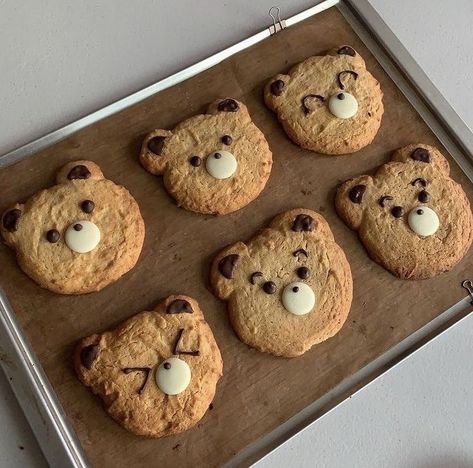 Animal Cookies Recipe, Macaroons Cookies, Korean Dessert, Valentines Baking, Rich Food, Food Gallery, Aesthetic Korean, Bear Cookies, Korean Japanese