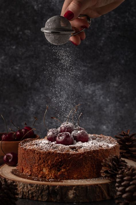 Rörda Kakan - Swedish Mixed Traybake Cake - Photo by © Reka Csulak Three Pod Studio Christmas Food Photography, Food Photography Cake, Snow Cake, Food Photography Dessert, Dessert Halloween, Baking Photography, Winter Baking, Dessert Photography, Festive Desserts