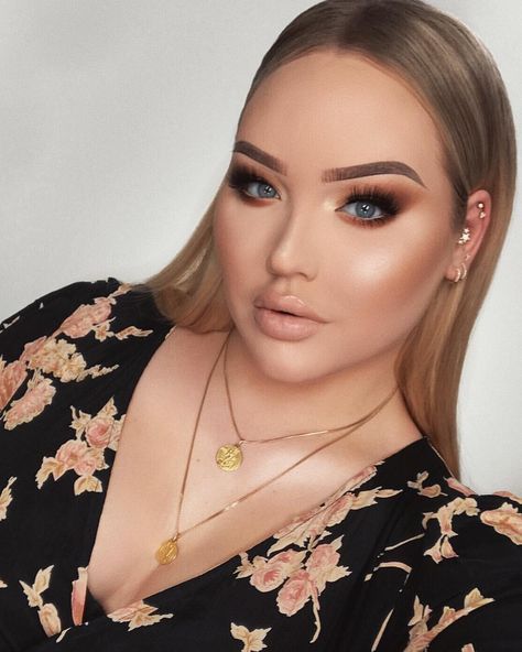 Nikkie Tutorials Makeup, Nikki Tutorials, Nikkie Tutorial, Gold Makeup Looks, Date Night Makeup, Fall Makeup Looks, Glam Makeup Look, Simple Eye Makeup, Bold Makeup