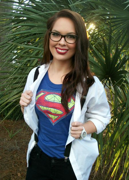 14 DIY Superhero Costume Ideas Female Superhero Costumes Diy, Halloween Costume Superhero, Superwoman Costume, Diy Superhero Costume, Superhero Costumes Female, Diy Superhero, Superman Costumes, Super Woman, Marvel Costumes