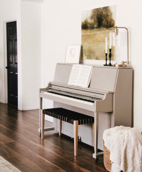 Decorate Around A Piano, Farmhouse Piano, Upright Piano Decor, Grand Piano Decor, Corner Styling, Piano Room Design, Piano Corner, Piano Styling, Corner Gallery Wall