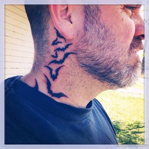 Bat Tattoo Neck, Name Tattoos On Neck, Simple Neck Tattoos, Popular Tattoo Designs, Best Neck Tattoos, Behind Ear Tattoos, Girl Neck Tattoos, Unique Small Tattoo, Tattoo Neck