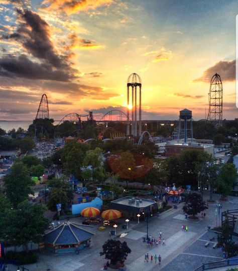 Ceder Point, Kings Island Ohio, Point Aesthetic, Old School Aesthetic, Sandusky Ohio, Planet Coaster, Kings Island, Amusement Park Rides, Cedar Point