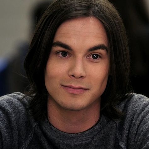 I got Caleb Rivers - Which Pretty Little Liars Love Interest Is Your Perfect Match? Caleb Pretty Little Liars, Caleb Rivers, Ezra Fitz, Pretty Movie, Tyler Blackburn, Love Interest, River Phoenix, Moon River, Severus Snape