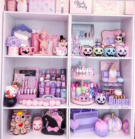 Pastel Goth Room Aesthetic, Pastel Goth Bathroom, Pastel Goth Aesthetic Room, Pastel Goth Bedroom, Pastel Goth Home, Goth Room Aesthetic, Day Bed Room, Goth Decor Diy, Pastel Goth Home Decor