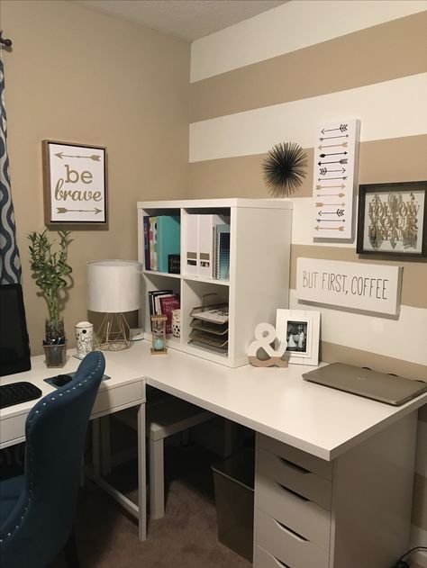 Home Office Cubby Organization, Cubicle Decor With Two Monitors, Office With L Shaped Desk Layout, Work Cube Decorating Ideas, Small Office Space At Work, L Shape Desk Office Layout Small Spaces, Desk Job Decor Office Cubicles, L Shaped Desk Office Layout, Cubicle Decor Office Work Spaces