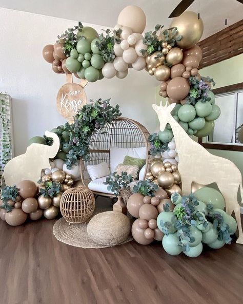 Freestanding Party Decorations, Baby Animal Baby Shower Theme, Wild Baby Shower Theme, Jungle Safari Baby Shower Ideas, Decoracion Baby Shower Safari, Safari Baby Shower Backdrop, Baby Shower Animal Theme, Safari Theme Baby Shower Ideas, Jungle Theme Baby Shower Ideas