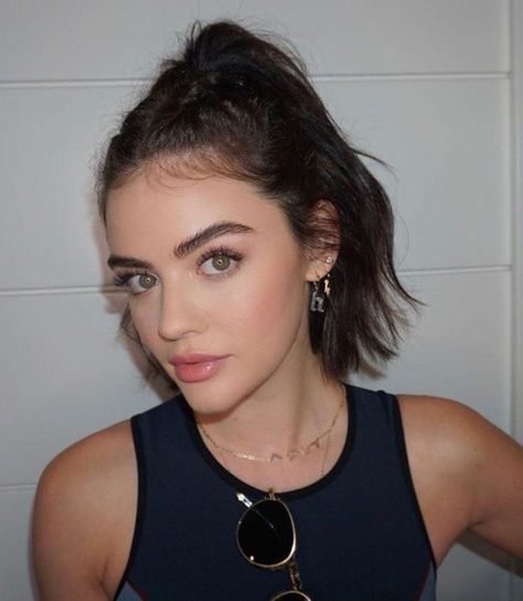 Lucy Hale Hair, Fine Hair Tips, Cute Bob Hairstyles, Hairstyles For Fine Hair, Wavy Bob Hairstyles, Beauty Hairstyles, Peinados Recogidos, Bob Hairstyles For Fine Hair, Peinados Fáciles Para Cabello Corto