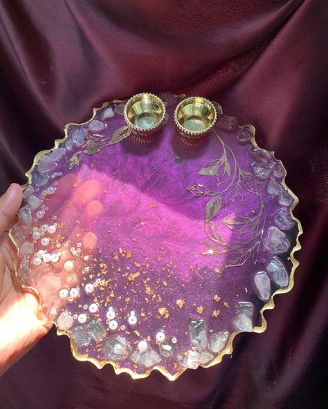 Resin Pooja Thali 💜🤍 Obsessed with this shade Shipping worldwide 🌐 with proper Packaging Metal Leaves from @sticker.villa #pujathali #poojathali #resinthali #resinplate Resin Pooja Thali, Machi Work, Resin Plate, Pooja Thali, Resin Work, Resin Products, Resin Projects, Metal Leaves, Resin Crafts