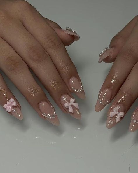 Elegant Short Nail Designs Classy, Nail Inspiration With Charms, Coquette Nails Acrylic Almond, Bridgerton Themed Nails, Diamond Almond Nails, Almond Nails With Bow, Black Coquette Nails, Nail Charm Ideas, Korean Nails Short