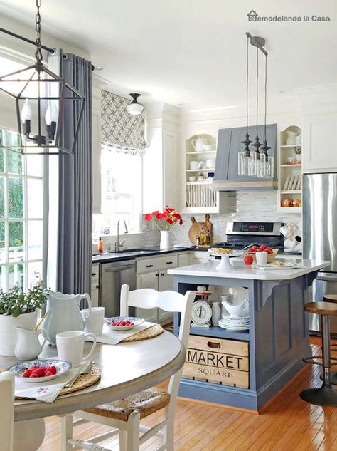 Farmhouse Eat In Kitchen | Eat In Kitchen Ideas Farmhouse Eat In Kitchen, Eat In Kitchen Ideas, Eat In Kitchen Table, Round Kitchen Table, Kabinet Dapur, Kitchen Seating, Cottage Renovation, Round Kitchen, Decor Ikea