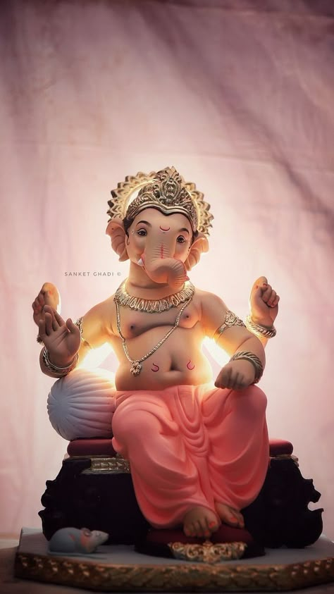 Ganpati Murti, Ganesha Artwork, Ganesh Ji Images, Disney Movie Art, Ganpati Bappa Wallpapers, Clay Ganesha, Ganpati Bappa Photo, Ganesh Lord, Ganapati Decoration