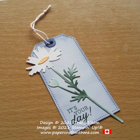 Daisy Days Are On Their Way - Papercraft with me Stampin Up Tailor Made Tags Dies, Stampin Up Tailor Made Tags, Stampin Up Gift Tags, Gift Card Holders Stampin Up, Tailor Made Tags Dies, Stampin Up Tags, Tags Stampin Up, Homemade Gift Tags, Easel Calendar