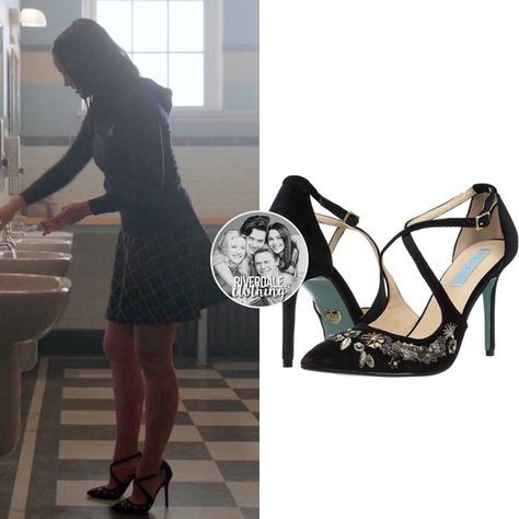 Veronica Lodge Fashion, Veronica Lodge Riverdale, Veronica Lodge Outfits, Riverdale Outfits, Miu Miu Top, Riverdale Veronica, Riverdale Fashion, Character Wardrobe, Blue By Betsey Johnson