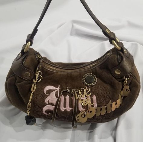 Vintage Juicy Couture Purse Vintage Juicy Couture Bags, Juicy Couture Aesthetic, Thrifting Manifestation, 90s Girl Fashion, Juicy Purse, 2000s Purse, Mona Vanderwaal, Juicy Couture Vintage, Mcbling Fashion