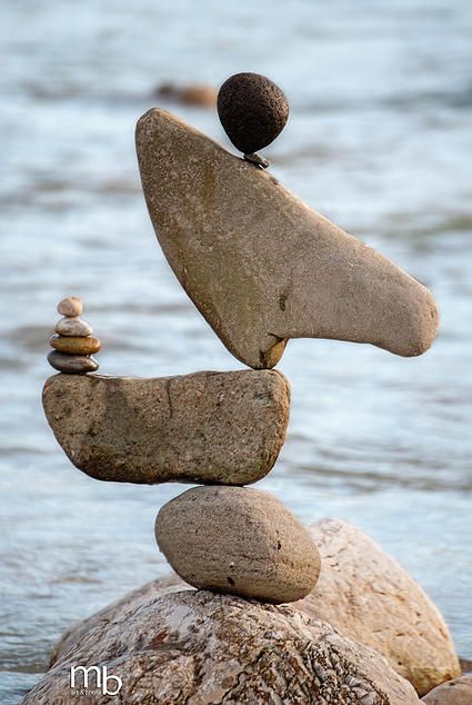 Gravity Art, Stone Balancing, Rock Sculpture, Art Pierre, Balance Art, Crystal Garden, Rock Artists, Earth Art, Deviant Art