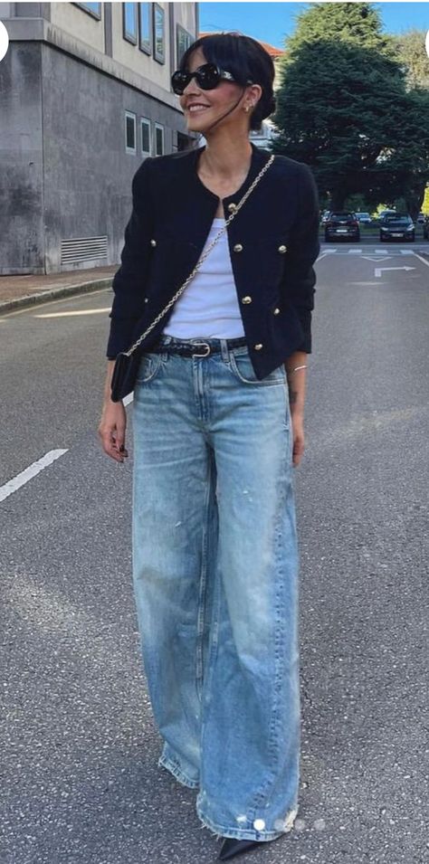 Wide Leg Jeans Outfit Fall, Blue Jean Jacket Outfits, Baggie Jeans, Sweater Jacket Outfits, Middle Aged Women Fashion, Jeans Outfit Fall, Mum Fashion, Relaxed Outfit, Jacket Outfit