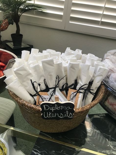 Graduation Party Planner, Grad Party Theme, High School Graduation Party Decorations, College Grad Party, Backyard Graduation Party, Senior Graduation Party, Grad Party Decorations, Graduation Party Planning, High School Graduation Party