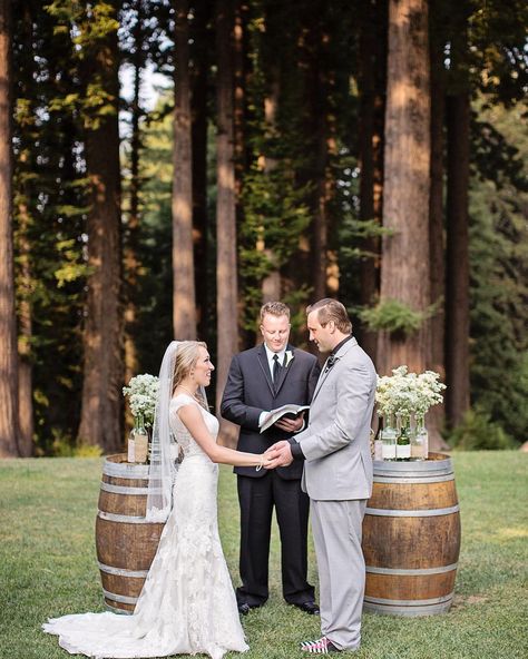 Whiskey Barrels Wedding Ceremony, Wine Barrel Wedding Ceremony Altars, Mountain Terrace, Barrel Wedding Decor, Bride And Groom Images, Wine Barrel Wedding, Whiskey Barrel Wedding, Barrel Wedding, Whiskey Barrels