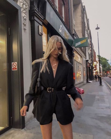 Maddie Demaine, Minimalist Moda, Looks Black, Romper Outfit, Mode Inspo, Looks Chic, Black Romper, Looks Style, Looks Vintage