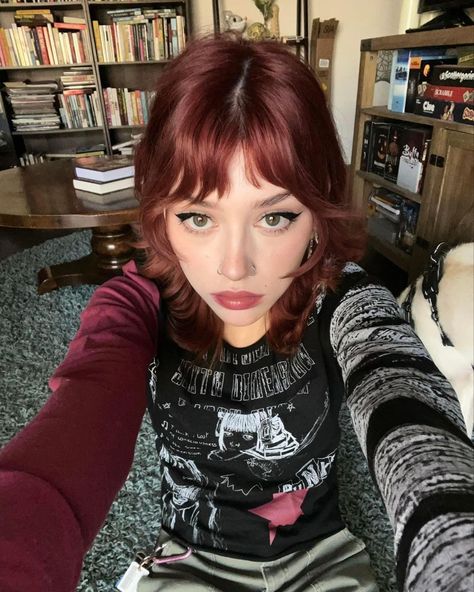 Christmas Party Outfits Grunge, Short Layered Hair Bangs, 90s Grunge Haircut, Kailee Morgue, Red Core, Ruby Gloom, Wine Hair, Red Hair Inspo, Dye My Hair