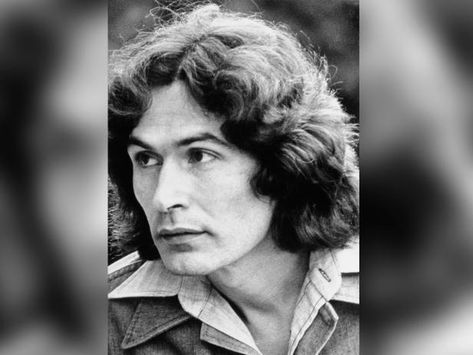 He had already murdered by the time he appeared as a contestant on the show in 1978. Rodney Alcala, Jaycee Dugard, San Quentin State Prison, Elizabeth Smart, The Dating Game, Investigation Discovery, Creepy Guy, San Quentin, Dating Games