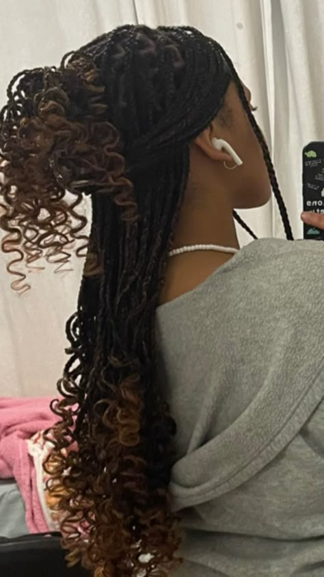 T30 Braids, Brown Braids For Black Women With Curls, Brown And Black Box Braids With Curls, Brown And Black Braids With Curls, Long Curly Braids, Brown And Black Boho Braids, Black And Brown Goddess Braids, Braids Pictures, Curly Braids