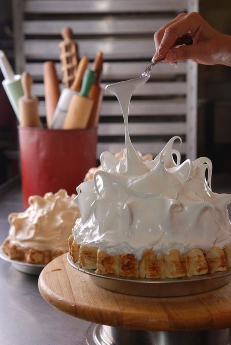 Southern Pies, Just Pies, Meringue Pie Recipes, Chocolate Meringue, Cream Pies, Recipe Tin, Best Pie, Perfect Pies, Sweet Pie