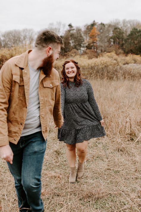 15 Fun & Natural Prompt Ideas for Couples Prompts For Couples, Older Couple Poses, Fall Couple Outfits, Fall Couple Pictures, Plus Size Photography, Prompt Ideas, Plus Size Posing, Couple Engagement Pictures, Couples Engagement Photos