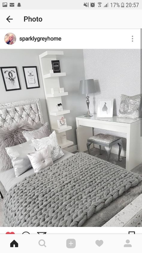 Small Space Bedroom, Dekorasi Kamar Tidur, Bedroom Furnishings, Night Stands, Teen Bedroom Decor, Tiny Bedroom, Small Room Bedroom, Seo Company, Teen Bedroom