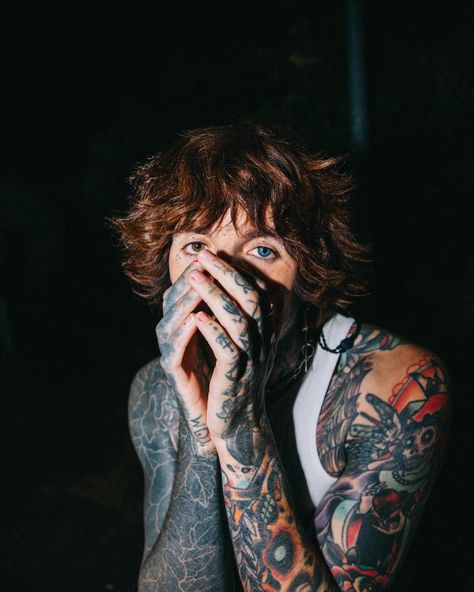 Oliver Sykes, Log In, Log, Tattoos