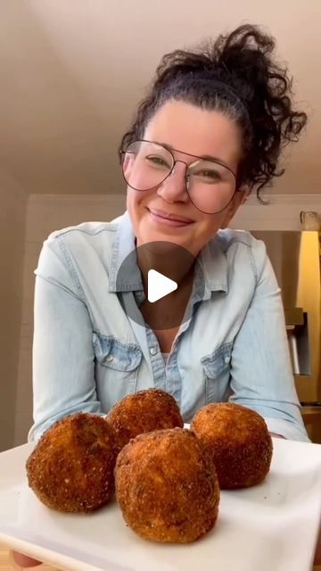 Iléna Tovia on Instagram: "Fried Rice Balls. Using leftovers.  #rice #leftovers #cooking #EasyRecipe #Recipe" Rice Leftovers, Fried Rice Balls, Rice Balls, Vegan Pasta, Tasty Recipes, Fried Rice, Quick Easy, Good Food, Easy Meals