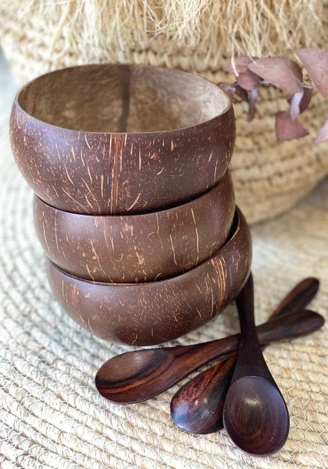 Coconut Bowl with Spoon Acia Bowls, Cute Coconut, Coconut Shell Bowl, Boho Bungalow, Coconut Shell Crafts, Macrame Hammock, Shell Bowl, Shell Chandelier, Coconut Drinks